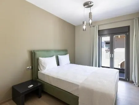 Black Diamond Apartment *